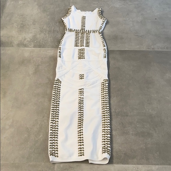 White and gold high slit gown - Picture 3 of 11